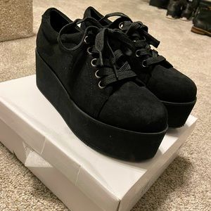 Ideal platform suede shoes